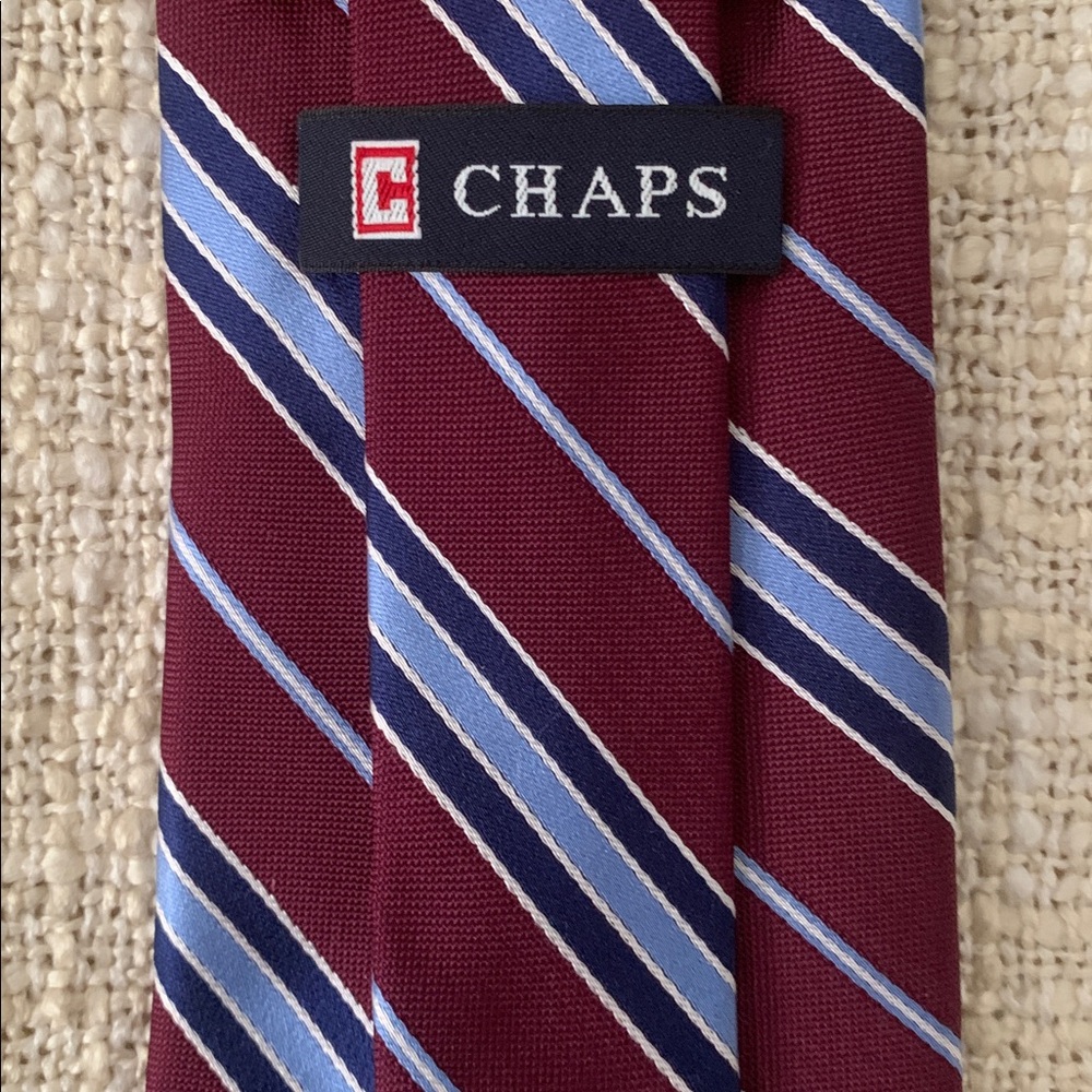 CHAPS 100% silk tie